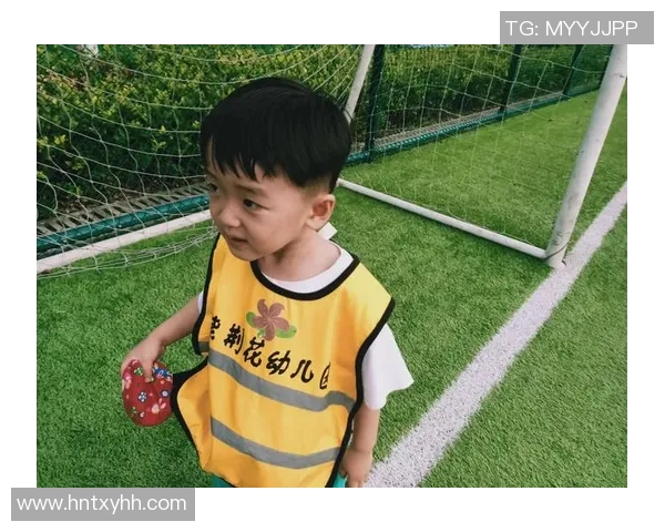 梦中邂逅足球明星在家中踢球的奇妙体验与感悟