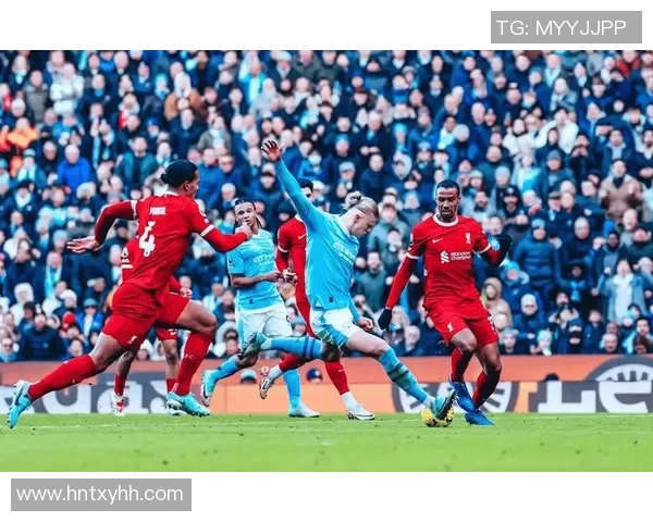 曼斯特城与曼联激战正酣谁将赢得这场英超巅峰对决